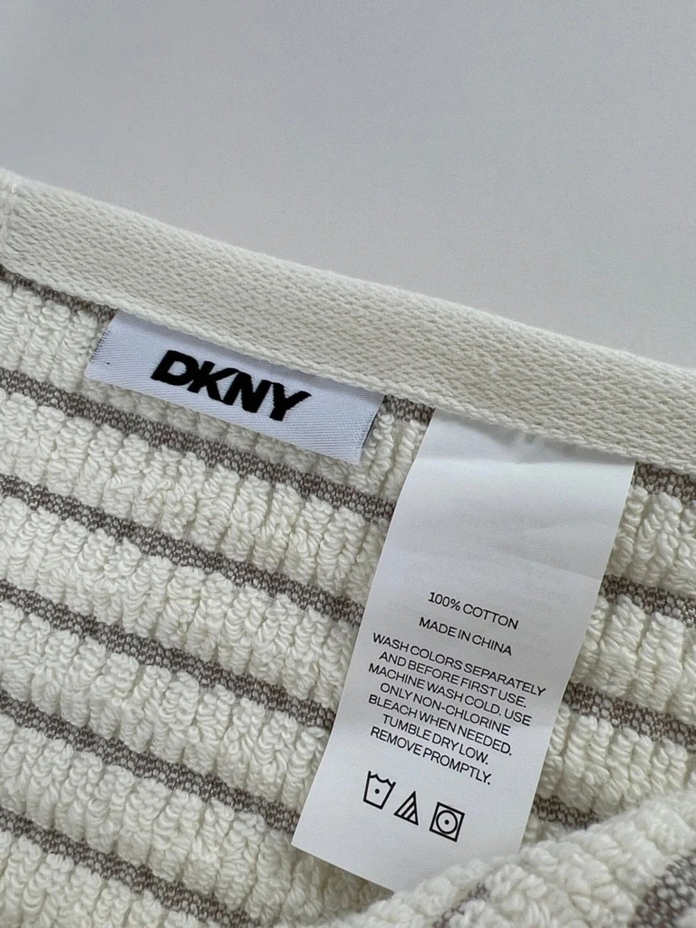 DKNY Ribbed Bath Towels in Ivory Tan Stripes Textured Soft Cotton Set of 2 NEW